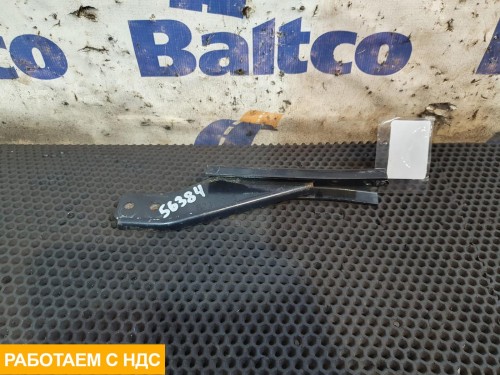 Кронштейн подножки правый